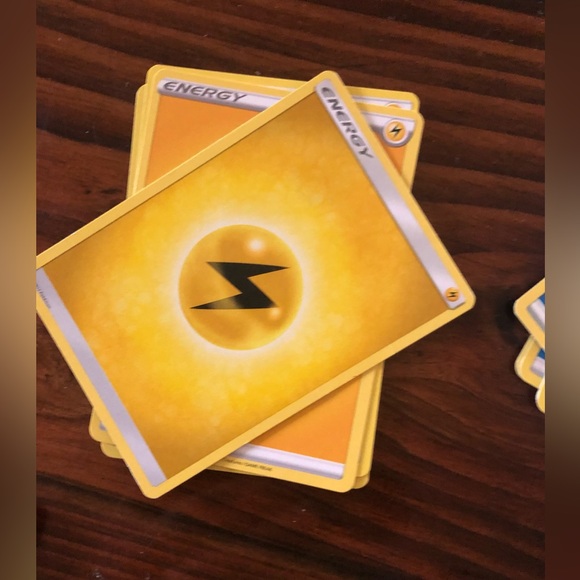 LIKE NEW Pokémon ENERGY Cards - Picture 9 of 9